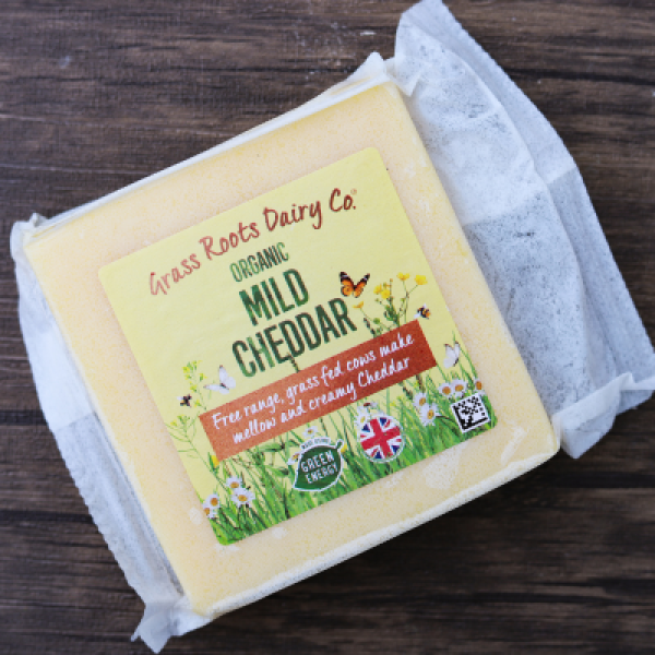 Made with fresh organic milk from free range and grass fed cows – to produce a versatile, creamy cheddar – ideal for grating and slicing. 200g