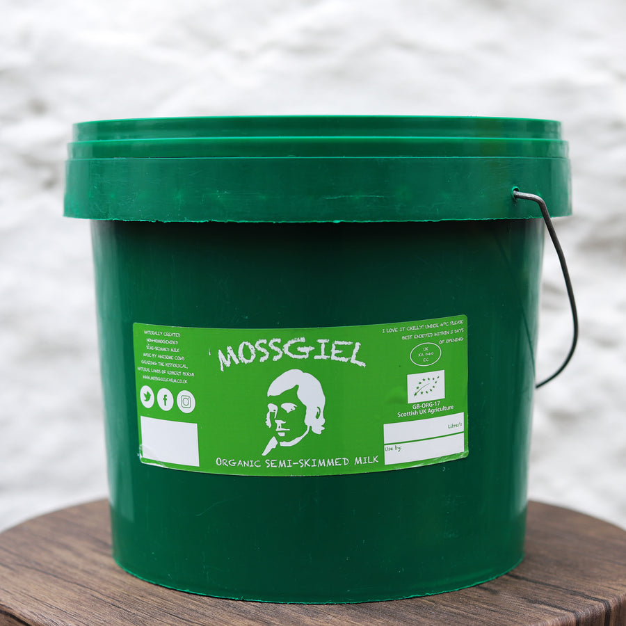 re-useable green tub containing 5 litres organic semi-skimmed scottish unhomogenised milk. can add tap to order if required for catering