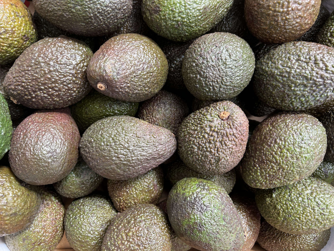 A photo of organic avocado hass