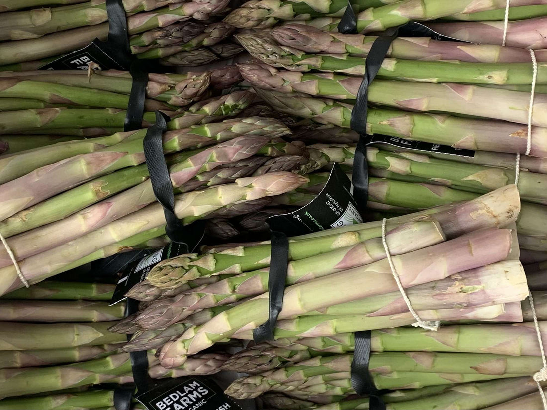 A photo of organic asparagus